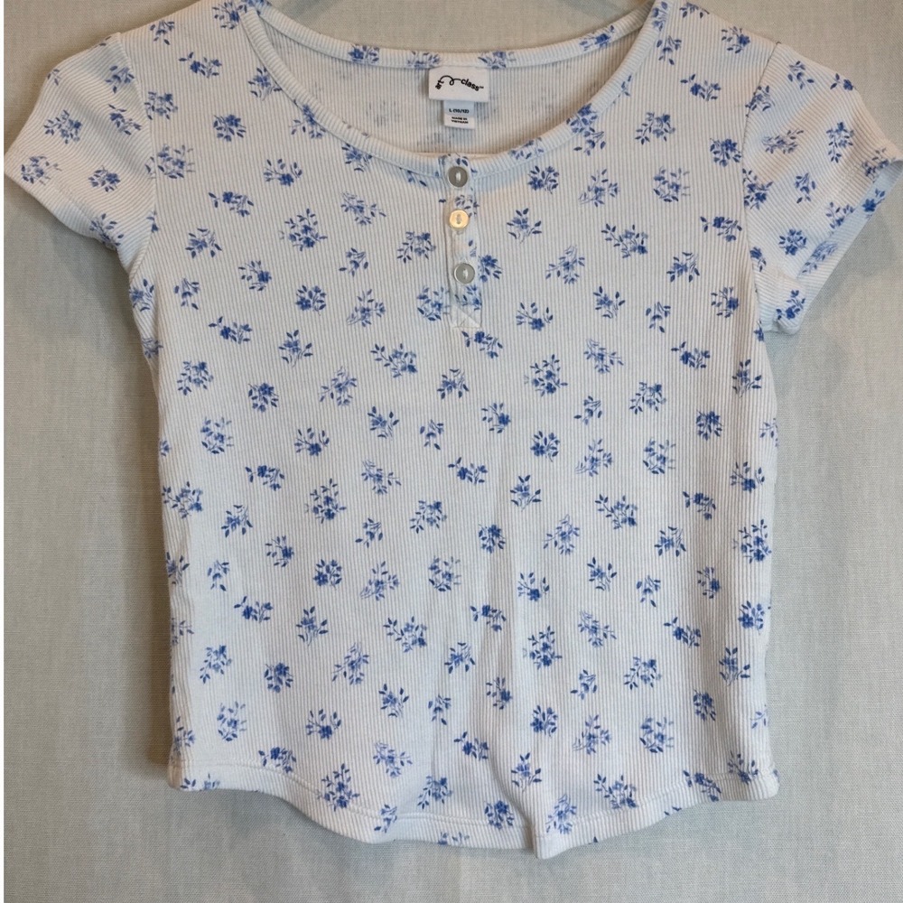 Coquette theme Blue Floral Ribbed Henley Top White Short Sleeve Size L 10/12